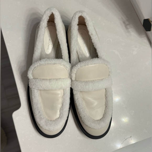 NWOB Stuart Weitzman Ivory Leather and Fur Loafer. Size 9 - Picture 7 of 13